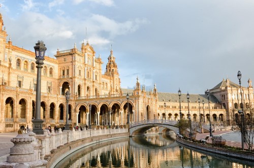 Sevilla heeft mooie middeleeuwse monumenten om te bezoeken